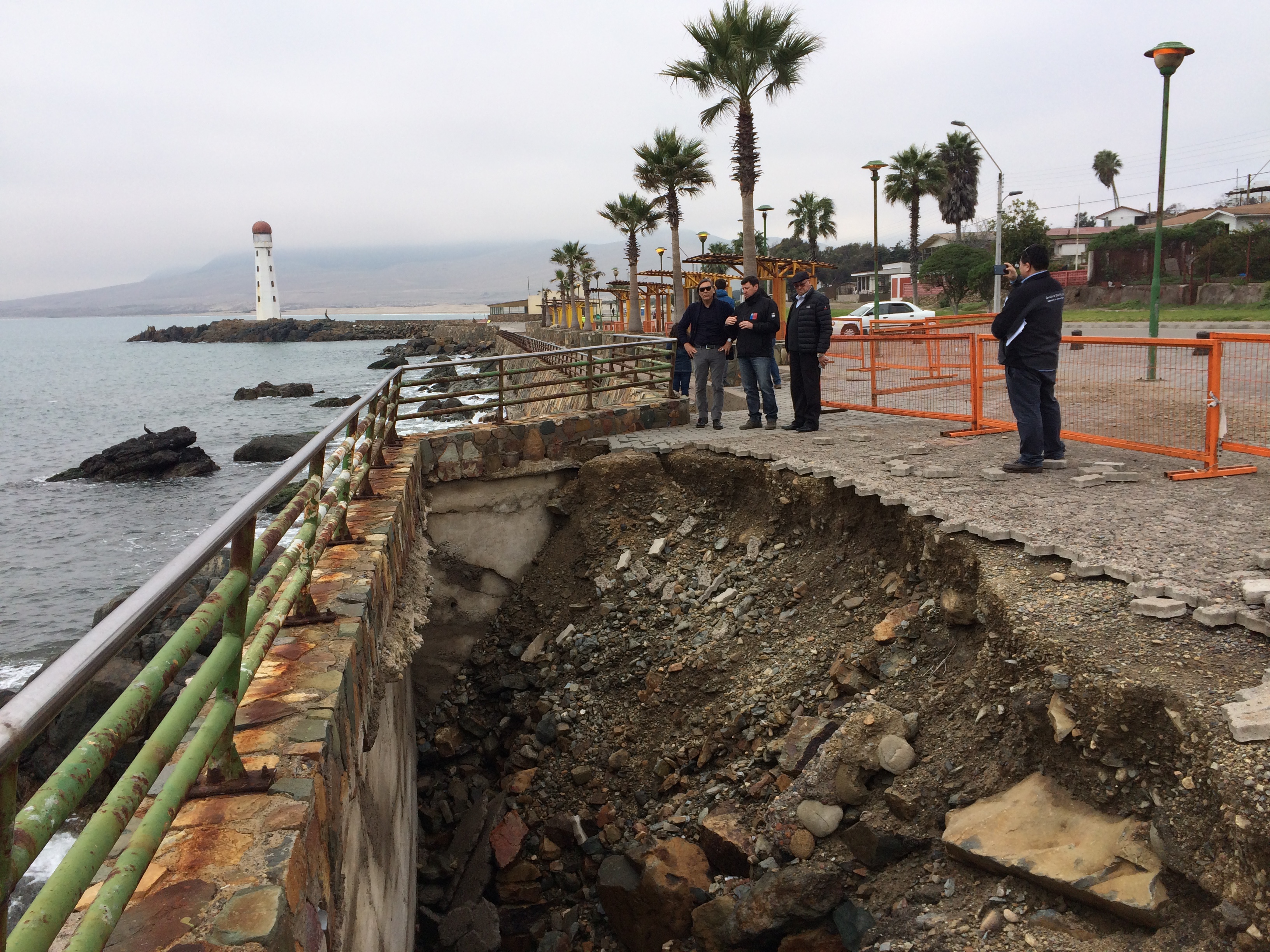 Comprometen reconstrucción de costanera tras intensas marejadas en Huasco
