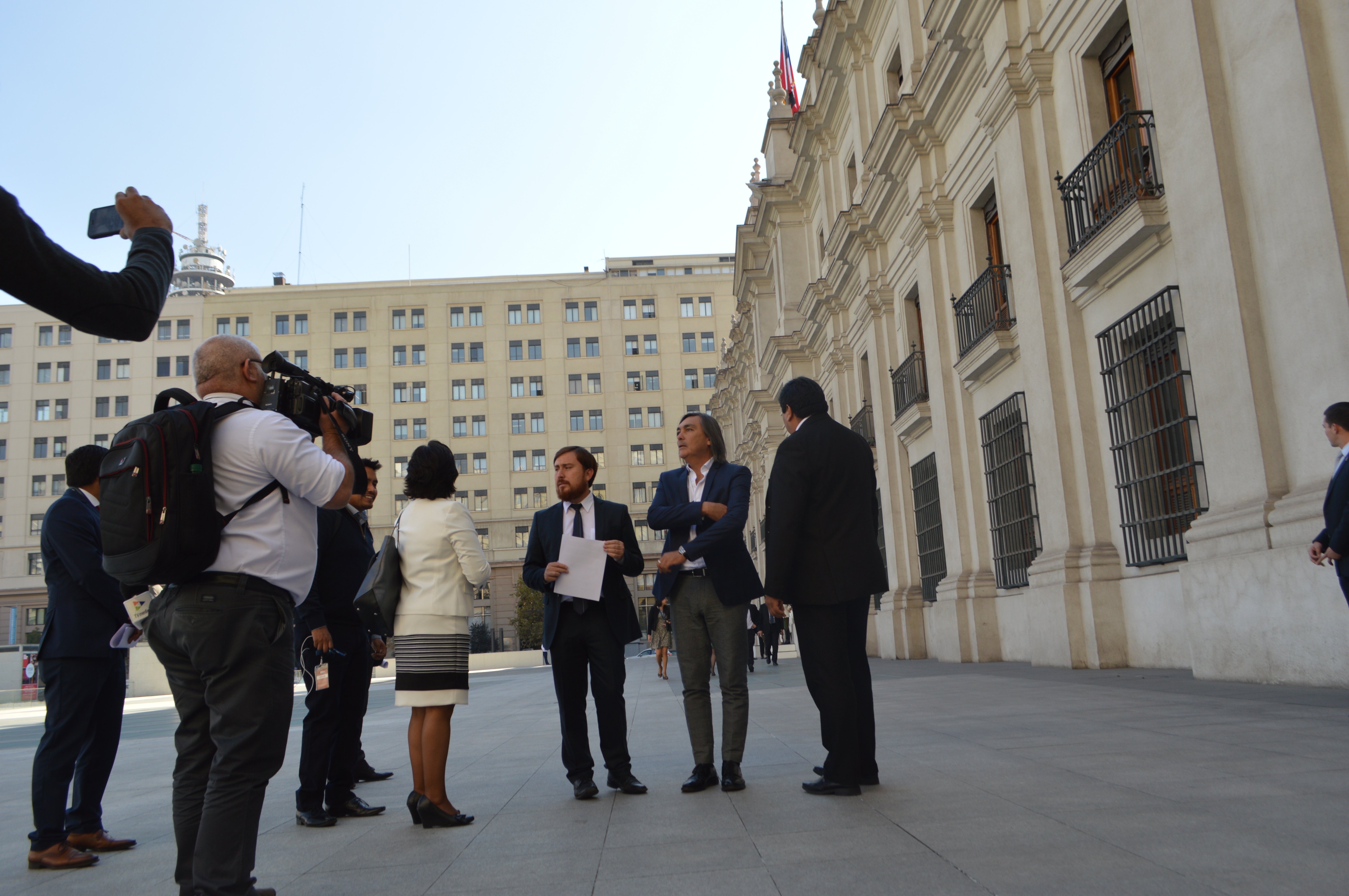 Alcalde Loyola sostiene importantes reuniones con ministros en Santiago