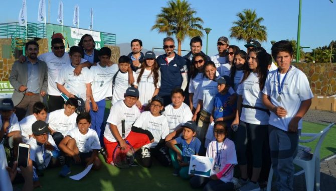 “Masificando el Tenis” cerrará el año con masivo torneo interescolar en Huasco